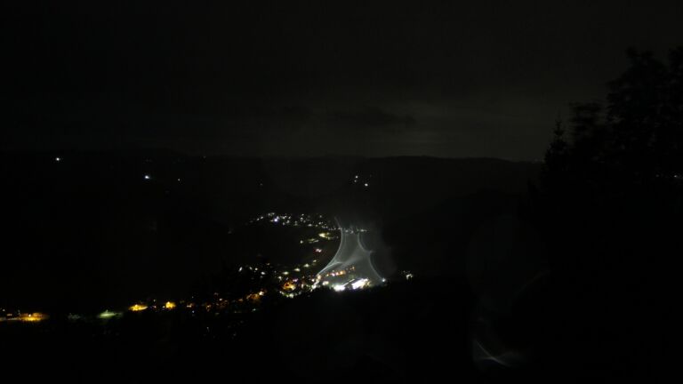 Dieses Bild zeigt eine Webcam-Aufnahme vom Achertal, aufgenommen am Donnerstag, den 08.10.2026 um 06:30 Uhr. Die Temperatur betrug 13.4°C.