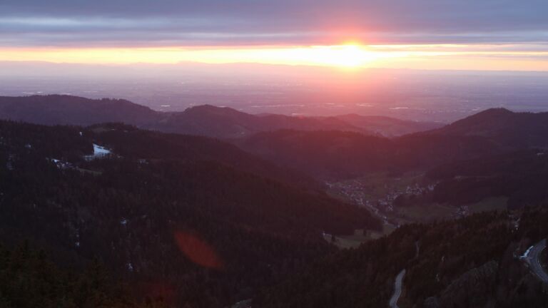 Dieses Bild zeigt eine Webcam-Aufnahme vom Achertal, aufgenommen am Samstag, den 04.04.2026 um 20:00 Uhr. Die Temperatur betrug 7.6°C.
