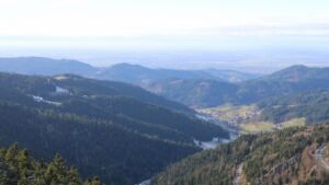 Dieses Bild zeigt eine Webcam-Aufnahme vom Achertal, aufgenommen am Mittwoch, den 19.11.2025 um 14:00 Uhr. Die Temperatur betrug -0.1°C.