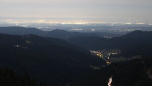 Dieses Bild zeigt eine Webcam-Aufnahme vom Achertal, aufgenommen am Dienstag, den 03.03.2026 um 04:30 Uhr. Die Temperatur betrug 7.2°C.