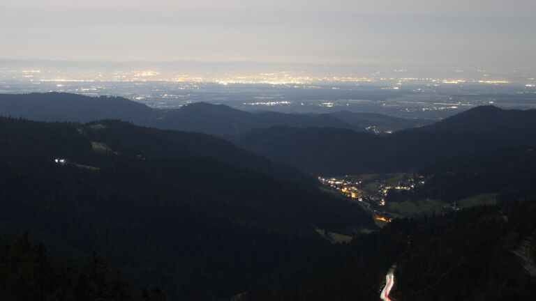 Dieses Bild zeigt eine Webcam-Aufnahme vom Achertal, aufgenommen am Dienstag, den 03.03.2026 um 04:30 Uhr. Die Temperatur betrug 7.2°C.