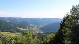 Dieses Bild zeigt eine Webcam-Aufnahme vom Achertal, aufgenommen am Samstag, den 11.07.2026 um 19:10 Uhr. Die Temperatur betrug 32.4°C.