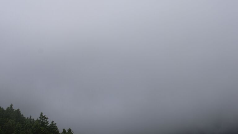 Dieses Bild zeigt eine Webcam-Aufnahme vom Achertal, aufgenommen am Freitag, den 06.06.2025 um 15:50 Uhr. Die Temperatur betrug 11.9°C.