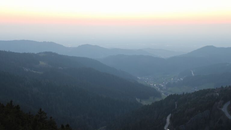 Dieses Bild zeigt eine Webcam-Aufnahme vom Achertal, aufgenommen am Freitag, den 20.03.2026 um 18:50 Uhr. Die Temperatur betrug 6.2°C.