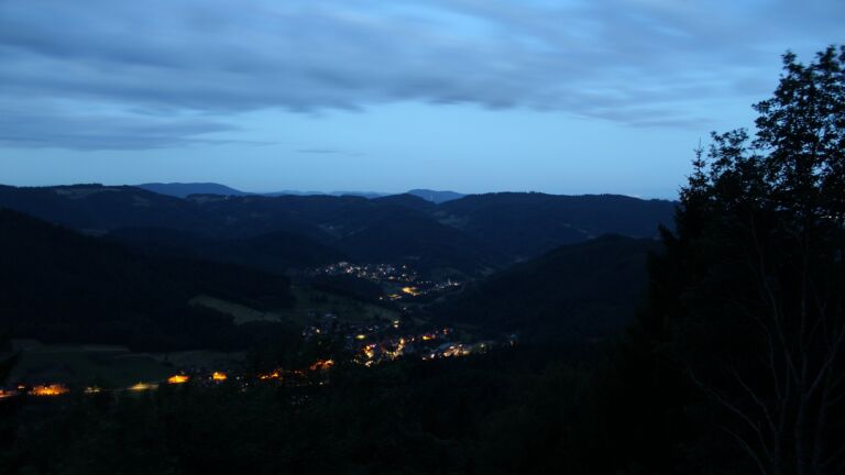 Dieses Bild zeigt eine Webcam-Aufnahme vom Achertal, aufgenommen am Sonntag, den 05.07.2026 um 04:40 Uhr. Die Temperatur betrug 18°C.