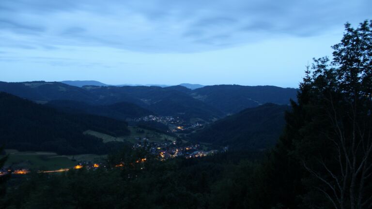 Dieses Bild zeigt eine Webcam-Aufnahme vom Achertal, aufgenommen am Sonntag, den 05.07.2026 um 04:50 Uhr. Die Temperatur betrug 18°C.