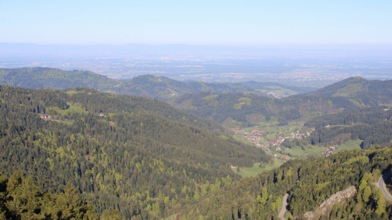 Dieses Bild zeigt eine Webcam-Aufnahme vom Achertal, aufgenommen am Samstag, den 25.04.2026 um 08:40 Uhr. Die Temperatur betrug 13.6°C.