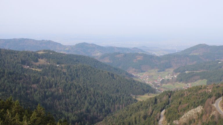 Dieses Bild zeigt eine Webcam-Aufnahme vom Achertal, aufgenommen am Freitag, den 06.03.2026 um 09:10 Uhr. Die Temperatur betrug 13.2°C.