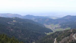 Dieses Bild zeigt eine Webcam-Aufnahme vom Achertal, aufgenommen am Montag, den 06.04.2026 um 13:20 Uhr. Die Temperatur betrug 10.5°C.