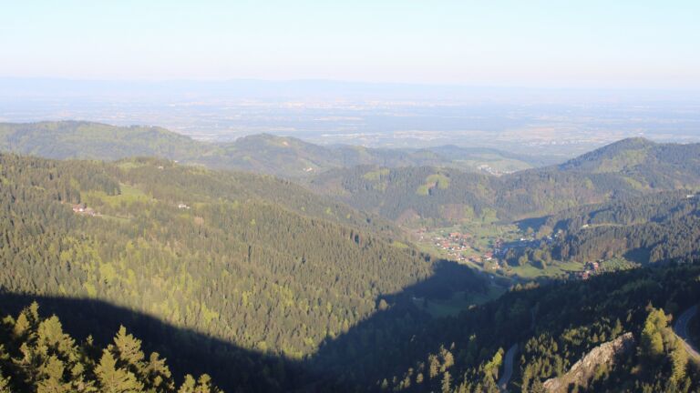 Dieses Bild zeigt eine Webcam-Aufnahme vom Achertal, aufgenommen am Freitag, den 24.04.2026 um 07:40 Uhr. Die Temperatur betrug 13.2°C.