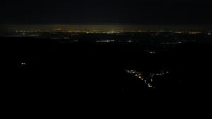 Dieses Bild zeigt eine Webcam-Aufnahme vom Achertal, aufgenommen am Montag, den 09.02.2026 um 22:00 Uhr. Die Temperatur betrug 2°C.