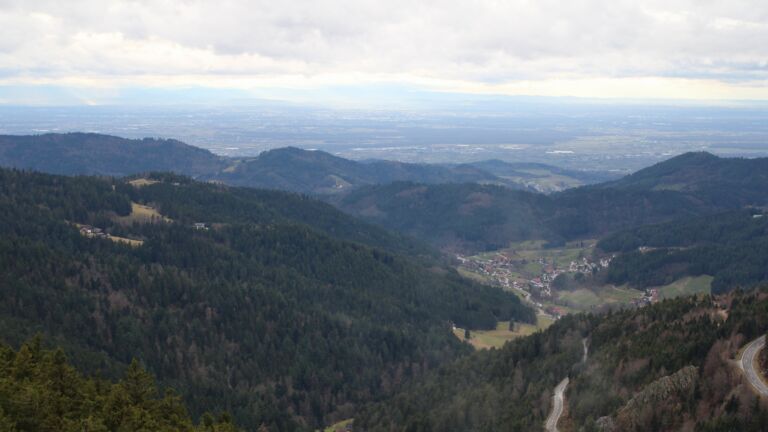 Dieses Bild zeigt eine Webcam-Aufnahme vom Achertal, aufgenommen am Montag, den 23.02.2026 um 16:40 Uhr. Die Temperatur betrug 4.2°C.