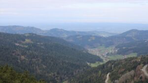 Dieses Bild zeigt eine Webcam-Aufnahme vom Achertal, aufgenommen am Donnerstag, den 16.04.2026 um 10:10 Uhr. Die Temperatur betrug 9.8°C.