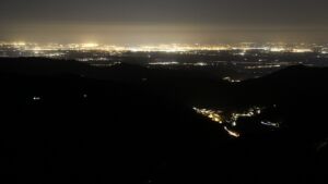 Dieses Bild zeigt eine Webcam-Aufnahme vom Achertal, aufgenommen am Dienstag, den 07.04.2026 um 22:00 Uhr. Die Temperatur betrug 9.8°C.