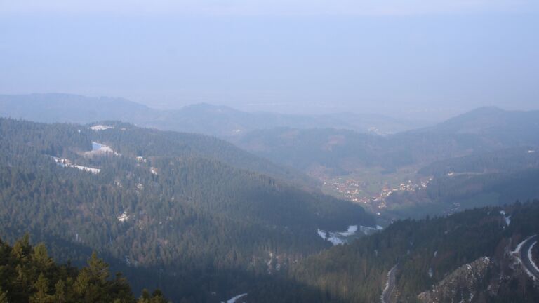 Dieses Bild zeigt eine Webcam-Aufnahme vom Achertal, aufgenommen am Freitag, den 03.04.2026 um 08:40 Uhr. Die Temperatur betrug 3.1°C.