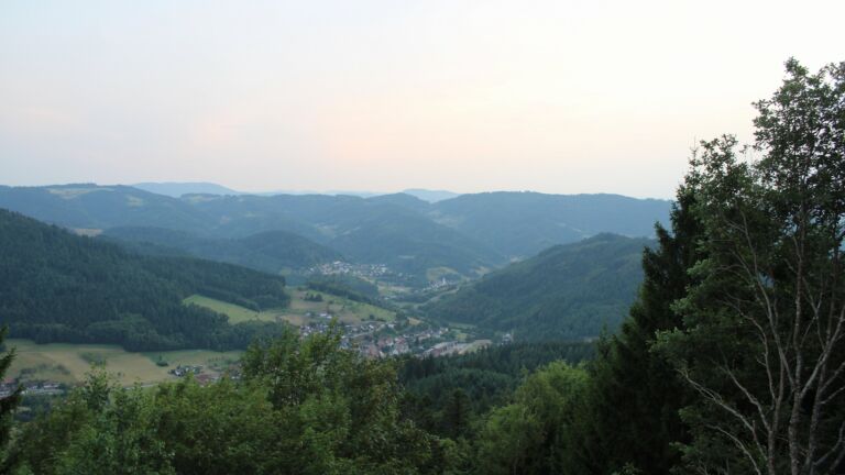 Dieses Bild zeigt eine Webcam-Aufnahme vom Achertal, aufgenommen am Montag, den 03.08.2026 um 20:40 Uhr. Die Temperatur betrug 30.2°C.