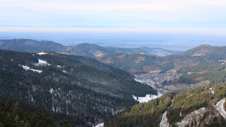 Dieses Bild zeigt eine Webcam-Aufnahme vom Achertal, aufgenommen am Sonntag, den 23.11.2025 um 09:20 Uhr. Die Temperatur betrug -1°C.