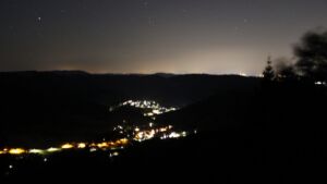 Dieses Bild zeigt eine Webcam-Aufnahme vom Achertal, aufgenommen am Mittwoch, den 12.08.2026 um 04:20 Uhr. Die Temperatur betrug 19.5°C.