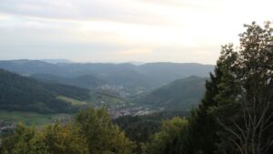 Dieses Bild zeigt eine Webcam-Aufnahme vom Achertal, aufgenommen am Dienstag, den 29.09.2026 um 18:50 Uhr. Die Temperatur betrug 22.8°C.
