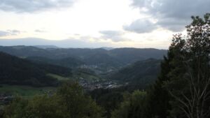 Dieses Bild zeigt eine Webcam-Aufnahme vom Achertal, aufgenommen am Samstag, den 10.10.2026 um 18:50 Uhr. Die Temperatur betrug 8.8°C.