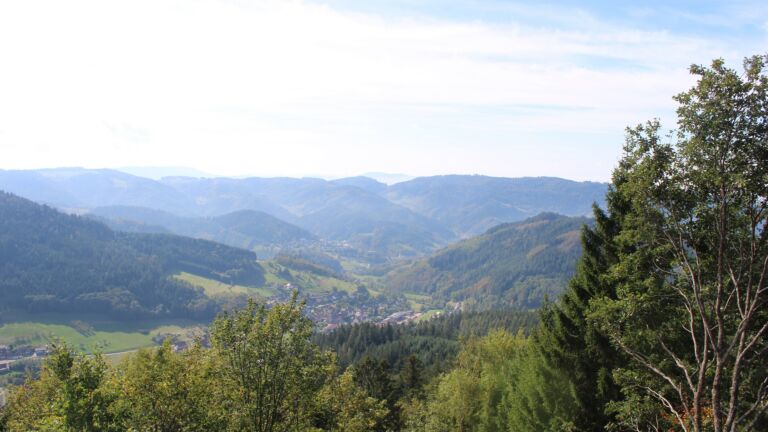 Dieses Bild zeigt eine Webcam-Aufnahme vom Achertal, aufgenommen am Samstag, den 03.10.2026 um 13:20 Uhr. Die Temperatur betrug 20.6°C.