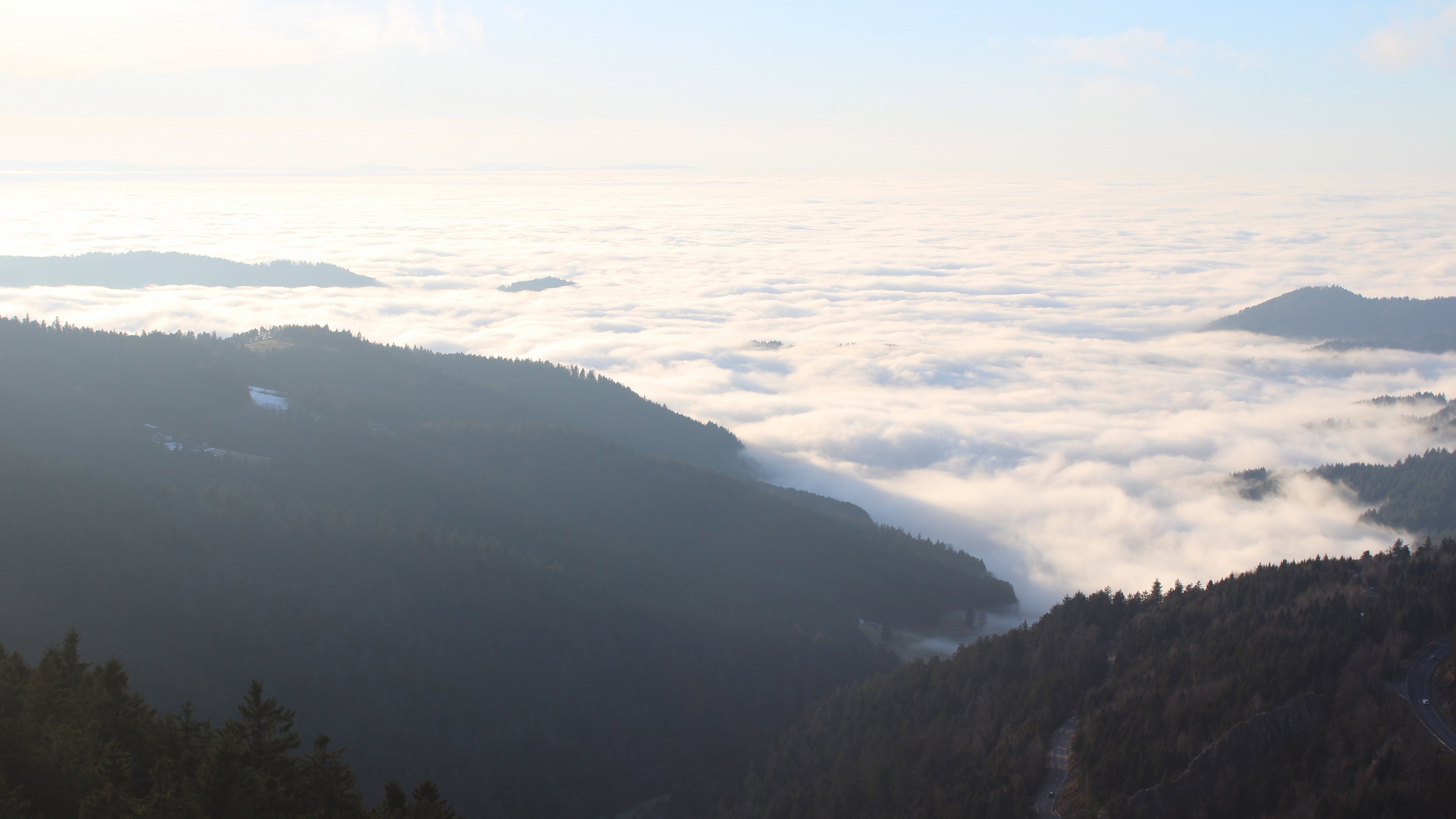 Dieses Bild zeigt eine Webcam-Aufnahme vom Achertal, aufgenommen am Sonntag, den 08.02.2026 um 16:40 Uhr. Die Temperatur betrug 2.1°C.