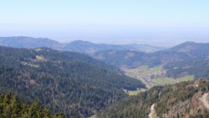 Dieses Bild zeigt eine Webcam-Aufnahme vom Achertal, aufgenommen am Dienstag, den 07.04.2026 um 13:40 Uhr. Die Temperatur betrug 14.1°C.