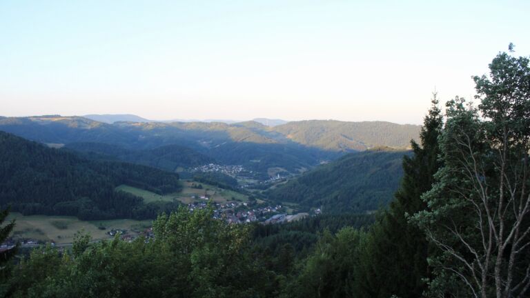 Dieses Bild zeigt eine Webcam-Aufnahme vom Achertal, aufgenommen am Samstag, den 08.08.2026 um 06:50 Uhr. Die Temperatur betrug 18.2°C.