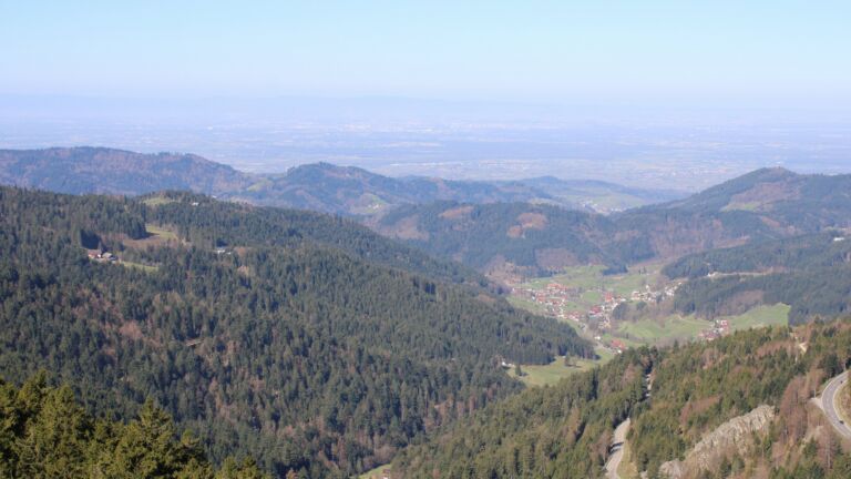 Dieses Bild zeigt eine Webcam-Aufnahme vom Achertal, aufgenommen am Mittwoch, den 08.04.2026 um 10:40 Uhr. Die Temperatur betrug 13°C.