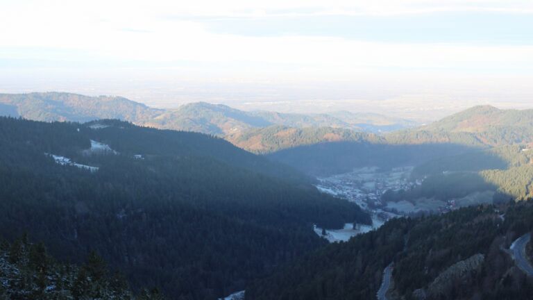 Dieses Bild zeigt eine Webcam-Aufnahme vom Achertal, aufgenommen am Mittwoch, den 19.11.2025 um 08:40 Uhr. Die Temperatur betrug -2.5°C.