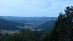 Dieses Bild zeigt eine Webcam-Aufnahme vom Achertal, aufgenommen am Sonntag, den 16.08.2026 um 06:00 Uhr. Die Temperatur betrug 23.3°C.