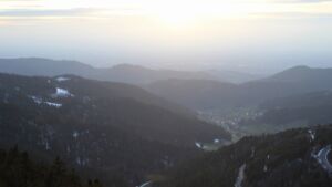 Dieses Bild zeigt eine Webcam-Aufnahme vom Achertal, aufgenommen am Freitag, den 03.04.2026 um 19:40 Uhr. Die Temperatur betrug 5.6°C.