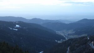 Dieses Bild zeigt eine Webcam-Aufnahme vom Achertal, aufgenommen am Freitag, den 16.01.2026 um 17:20 Uhr. Die Temperatur betrug 6.8°C.