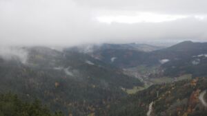 Dieses Bild zeigt eine Webcam-Aufnahme vom Achertal, aufgenommen am Sonntag, den 02.11.2025 um 10:10 Uhr. Die Temperatur betrug 6.2°C.