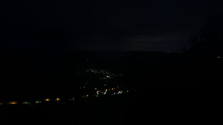 Dieses Bild zeigt eine Webcam-Aufnahme vom Achertal, aufgenommen am Mittwoch, den 20.05.2026 um 04:20 Uhr. Die Temperatur betrug 9.5°C.