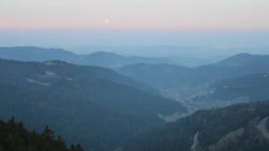 Dieses Bild zeigt eine Webcam-Aufnahme vom Achertal, aufgenommen am Mittwoch, den 04.03.2026 um 07:10 Uhr. Die Temperatur betrug 3.6°C.