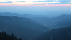 Dieses Bild zeigt eine Webcam-Aufnahme vom Achertal, aufgenommen am Dienstag, den 14.04.2026 um 20:50 Uhr. Die Temperatur betrug 3.1°C.