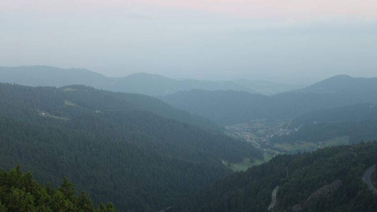 Dieses Bild zeigt eine Webcam-Aufnahme vom Achertal, aufgenommen am Mittwoch, den 11.06.2025 um 05:20 Uhr. Die Temperatur betrug 11.4°C.
