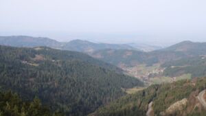 Dieses Bild zeigt eine Webcam-Aufnahme vom Achertal, aufgenommen am Freitag, den 06.03.2026 um 08:50 Uhr. Die Temperatur betrug 12.2°C.