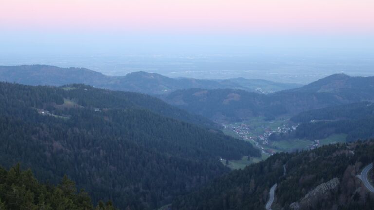 Dieses Bild zeigt eine Webcam-Aufnahme vom Achertal, aufgenommen am Mittwoch, den 08.04.2026 um 06:50 Uhr. Die Temperatur betrug 8.2°C.