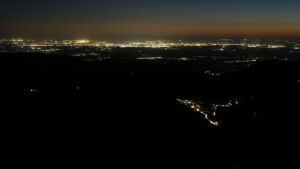 Dieses Bild zeigt eine Webcam-Aufnahme vom Achertal, aufgenommen am Dienstag, den 07.04.2026 um 21:30 Uhr. Die Temperatur betrug 10.1°C.