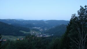 Dieses Bild zeigt eine Webcam-Aufnahme vom Achertal, aufgenommen am Dienstag, den 28.07.2026 um 05:20 Uhr. Die Temperatur betrug 16.1°C.