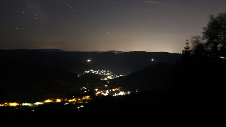 Dieses Bild zeigt eine Webcam-Aufnahme vom Achertal, aufgenommen am Mittwoch, den 24.06.2026 um 02:50 Uhr. Die Temperatur betrug 24.1°C.
