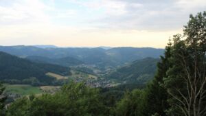 Dieses Bild zeigt eine Webcam-Aufnahme vom Achertal, aufgenommen am Sonntag, den 21.06.2026 um 20:00 Uhr. Die Temperatur betrug 26.6°C.