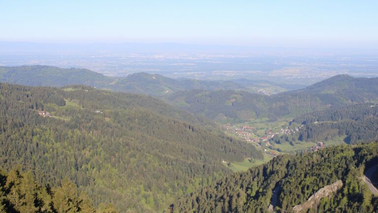 Dieses Bild zeigt eine Webcam-Aufnahme vom Achertal, aufgenommen am Donnerstag, den 30.04.2026 um 08:10 Uhr. Die Temperatur betrug 3.9°C.