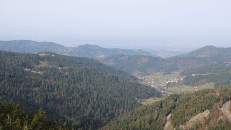 Dieses Bild zeigt eine Webcam-Aufnahme vom Achertal, aufgenommen am Freitag, den 06.03.2026 um 09:00 Uhr. Die Temperatur betrug 12.7°C.