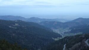 Dieses Bild zeigt eine Webcam-Aufnahme vom Achertal, aufgenommen am Montag, den 06.04.2026 um 07:00 Uhr. Die Temperatur betrug 4.6°C.