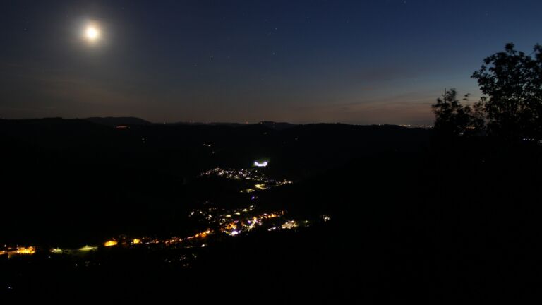 Dieses Bild zeigt eine Webcam-Aufnahme vom Achertal, aufgenommen am Freitag, den 18.09.2026 um 20:40 Uhr. Die Temperatur betrug 13°C.