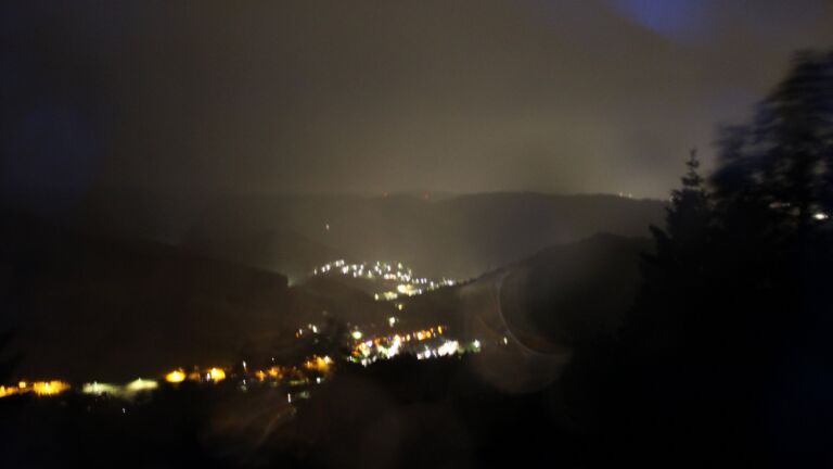 Dieses Bild zeigt eine Webcam-Aufnahme vom Achertal, aufgenommen am Freitag, den 12.06.2026 um 03:20 Uhr. Die Temperatur betrug 8.6°C.