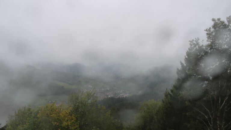 Dieses Bild zeigt eine Webcam-Aufnahme vom Achertal, aufgenommen am Samstag, den 17.10.2026 um 15:30 Uhr. Die Temperatur betrug 8°C.